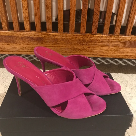 Beautiful sandal - Picture 3 of 8